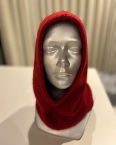 Raudona balaklava