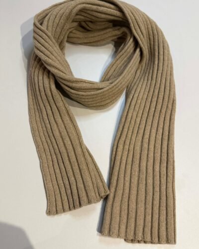 Smėlio rib knitted
